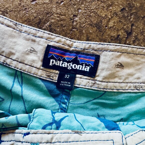 Patagonia Mens Wavefarer Floral Hawaiian Blue Green Board Swim Shorts 32 - Picture 3 of 3